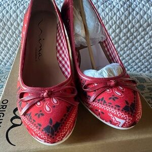 Nina Women's Red Bandanna print wedges